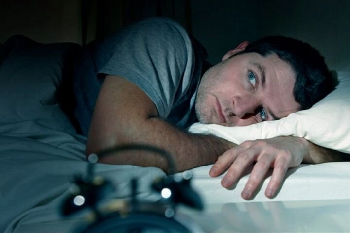 تأثیر بی خوابی بر سیستم ایمنی بدن | علل بی خوابی و درمان آن