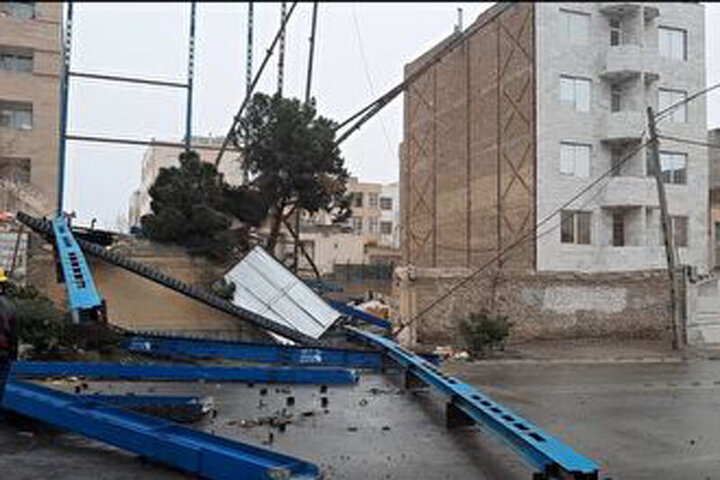 طوفان شدید و خسارت بار در مشهد/ فیلم