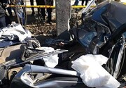 مرگ دردناک راننده پژو ۴۰۵ در برخورد با تیر چراغ برق/ تصاویر