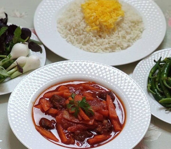 دستور پخت خورشت هویج، غذای اصیل تبریز + مواد لازم