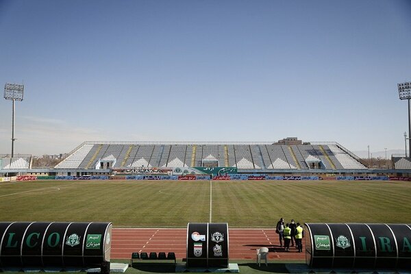 ورزشگاه امام خمینی اراک پیش از دیدار پرسپولیس و آلومینیوم/ تصاویر