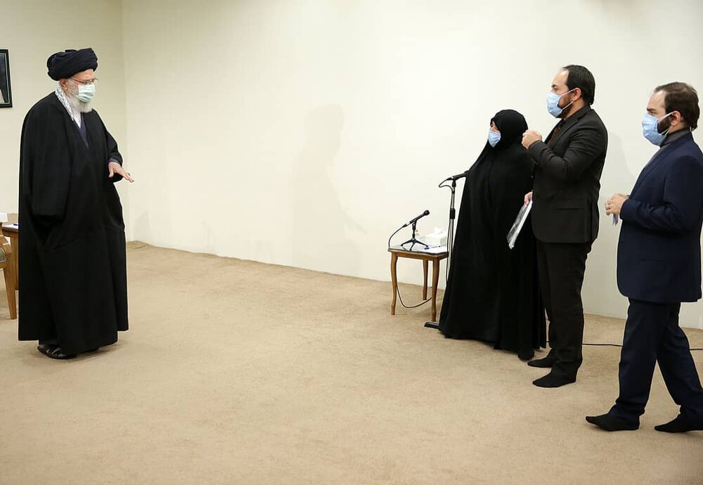 (عکس) دیدار خانواده شهید فخری‌زاده با رهبر انقلاب