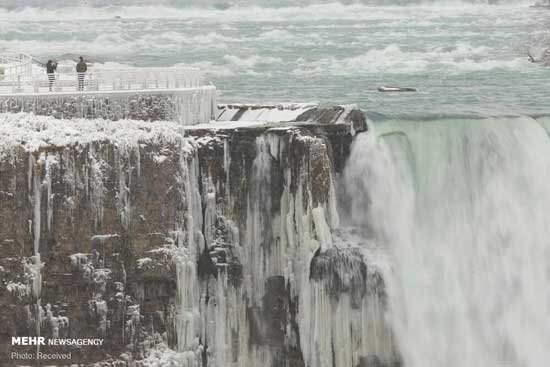 آبشار یخ زده نیاگارا