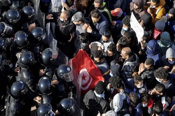 تداوم تظاهرات در تونس