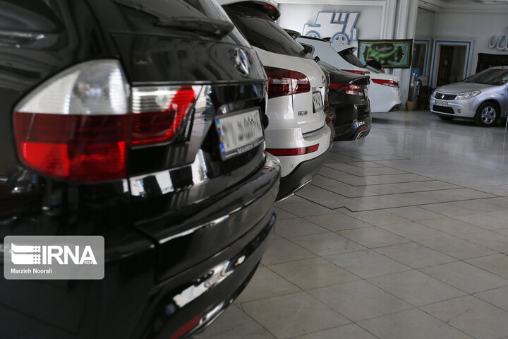  رکود در معاملات بازار خودرو/ پژو ۲۰۶ به ۱۸۵ میلیون تومان رسید