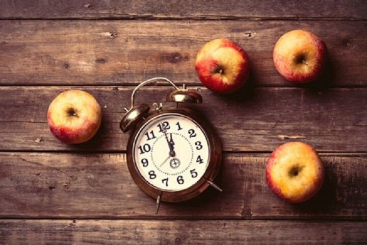 بهترین زمان برای خوردن میوه و غذا چه موقع است؟