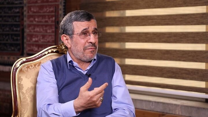 احمدی‌نژاد موج تبلیغاتی خود را برای انتخابات ۱۴۰۰ آغاز کرده