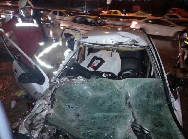 برخورد شدید ۵ خودرو در جاده تهران-ساوه/ جزئیات