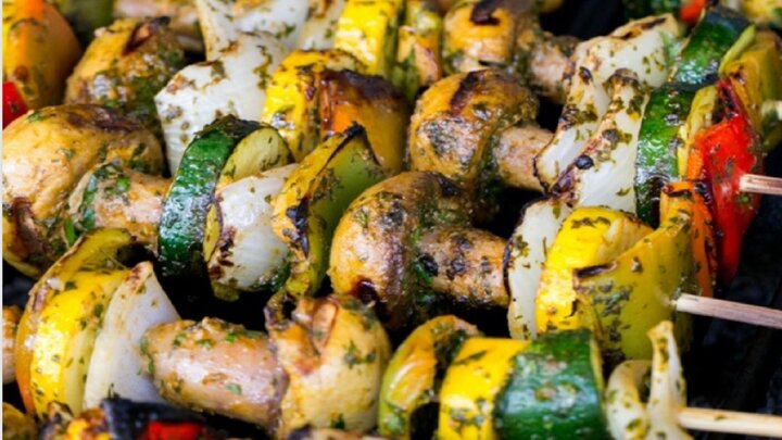 کباب سبزیجات و سس مخصوص؛ کباب مناسب برای گیاهخواران + طرز تهیه