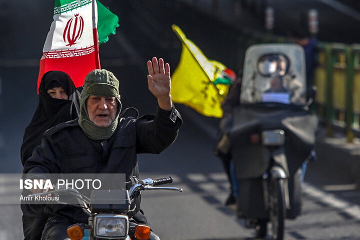 حضور پرشور مردم کرمانشاه در راهپیمایی خودرویی ۲۲ بهمن 