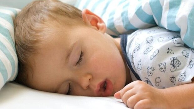 خوراکی های مفید برای بهبود خواب کودک
