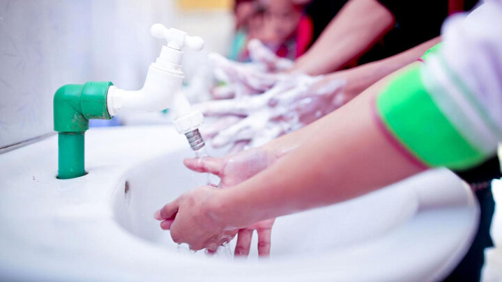 چگونه کودکان خود را به شستن دست‌ها ترغیب کنیم؟