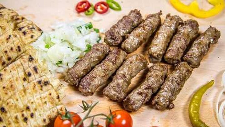 کباب صرب؛ کبابی لذیذ با گوشت و سوسیس + دستور پخت