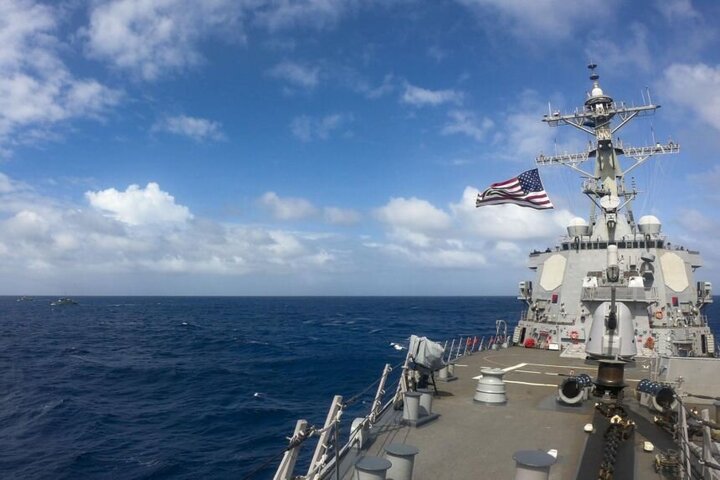 عبور یک کشتی آمریکایی از دریای چین جنوبی 