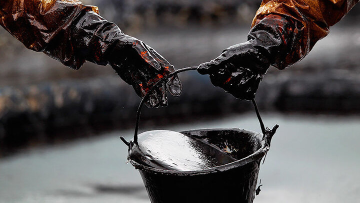 قیمت جهانی نفت اندکی کاهش یافت