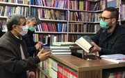 حضور احمدی‌نژاد در کتابفروشی‌های انقلاب
