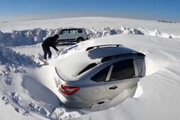 خودروهای مدفون زیر برف در روسیه / فیلم