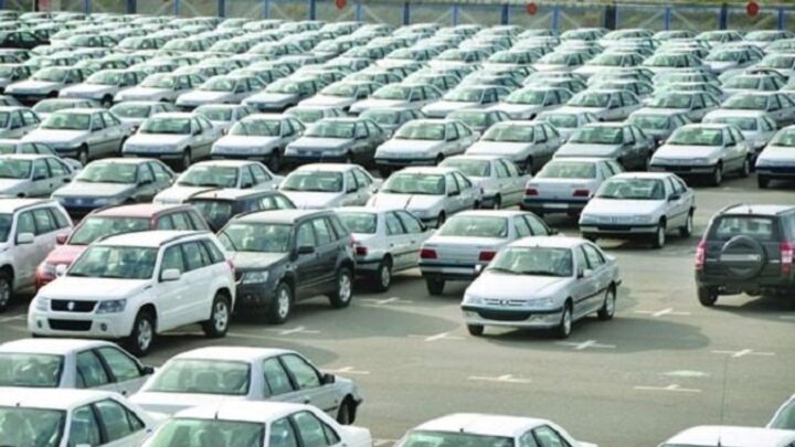 کاهش قیمت خودرو در بازار شب عید