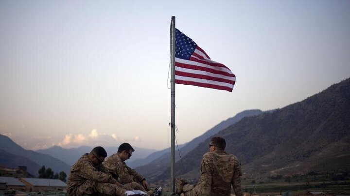 نیروهای آمریکایی یک سال دیگر در افغانستان می‌مانند
