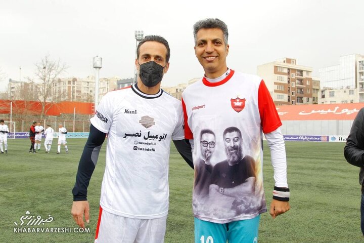 خوش و بش علی کریمی و عادل فردوسی‌پور پیش از بازی دوستانه / تصاویر