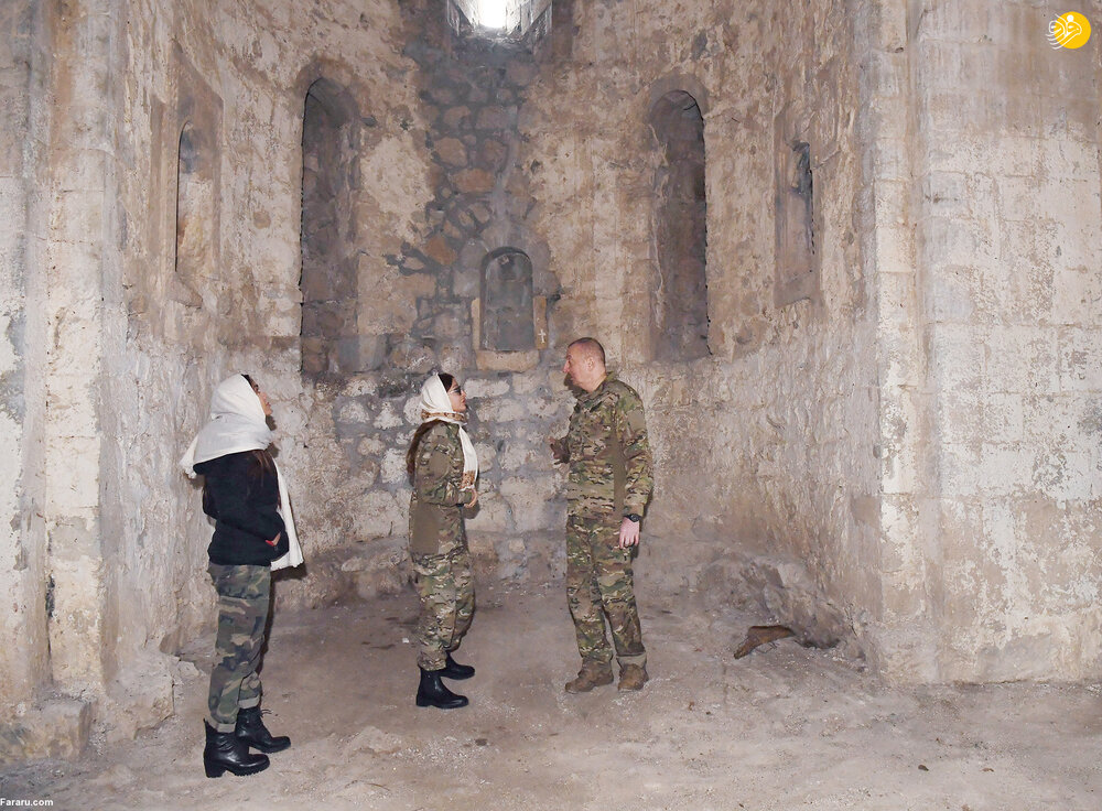 همسر و دختر الهام علی‌اف در لباس نظامی حین بازدید از قره‌باغ / تصاویر