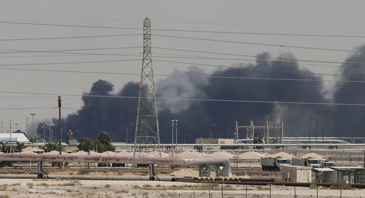 حمله گسترده یمن به تاسیسات نفتی آرامکو در عربستان