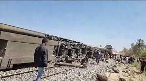  واژگونی قطار در مصر/ ۱۱۷ نفر کشته و زخمی شدند