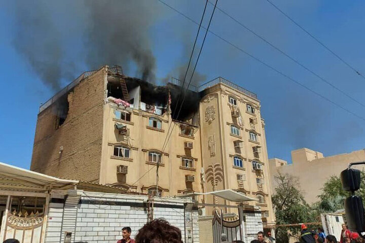 حریق مجتمع مسکونی در اهواز به دلیل انفجار گاز شهری / فیلم