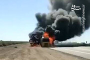 صحنه انفجار کامیون حامل تجهیزات لجستیک ارتش آمریکا در عراق / فیلم