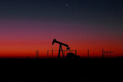 سقوط ۱.۳۴ درصدی قیمت نفت خام برنت | قیمت نفت خام به ۶۴.۱۱ دلار رسید