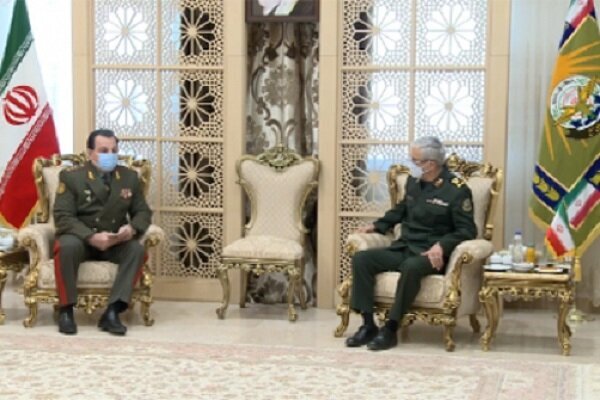 دیدار وزیر دفاع تاجیکستان با سرلشکر باقری 