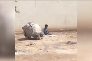 نماز خواندن یک کودک کار سوژه داغ شبکه‌های مجازی شد/ فیلم