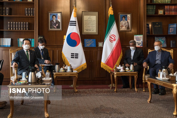 نخست‌وزیر کره جنوبی با علی لاریجانی دیدار کرد