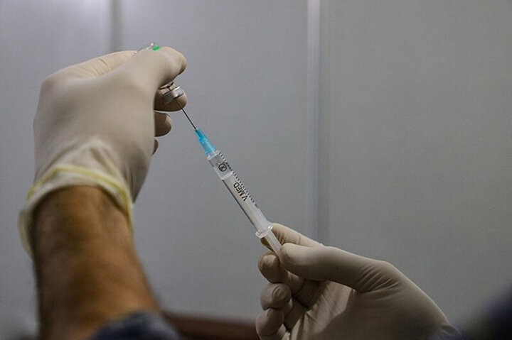 برکناری رئیس شبکه بهداشت علی‌آباد به دلیل تزریق غیرقانونی واکسن کرونا