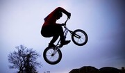 تصاویری زیبا از مسابقات حرکات نمایشی با دوچرخه‌ و موتور / فیلم