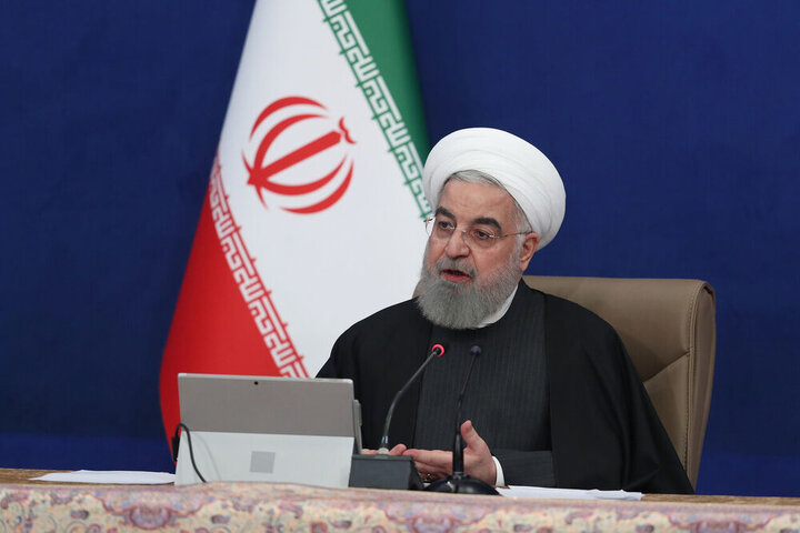 روحانی: مسئولین متخلف در استفاده از واکسن باید به اشد مجازات برسند | واکسیناسیون کرونا برای کل ملت ایران رایگان است / فیلم