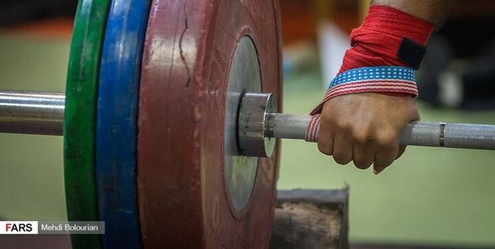 صحنه دلخراش شکستن دست وزنه‌بردار ایرانی هنگام وزنه‌زدن / فیلم
