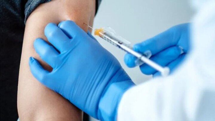 حاشیه‌سازی تزریق واکسن کرونا به منشی‌ مطب‌ها رسید!
