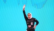 لحظه شکستن رکورد وزنه‌برداری توسط بانوی ایرانی / فیلم