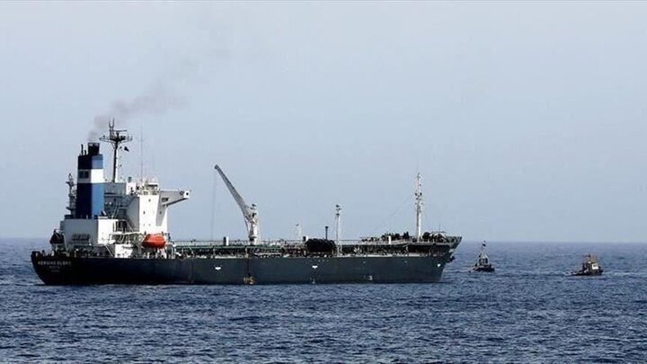 توقیف کشتی حامل سوخت یمن از سوی ائتلاف سعودی