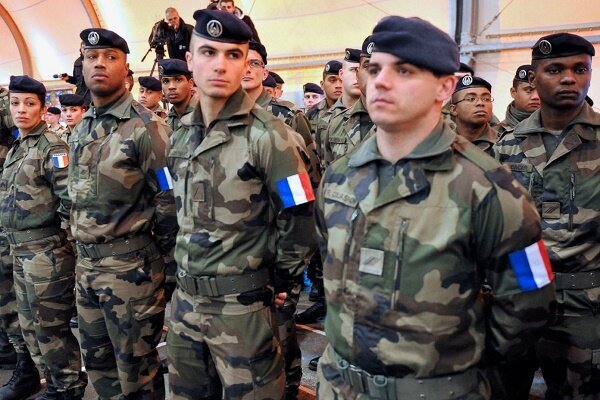هشدار افسران ارتش فرانسه درباره وقوع جنگ داخلی در این کشور 