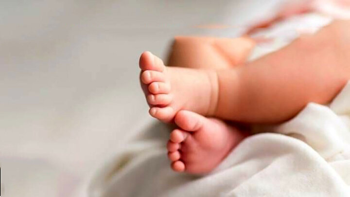 پیدا شدن نوزاد رها شده داخل یک گونی سفید در تبریز / فیلم