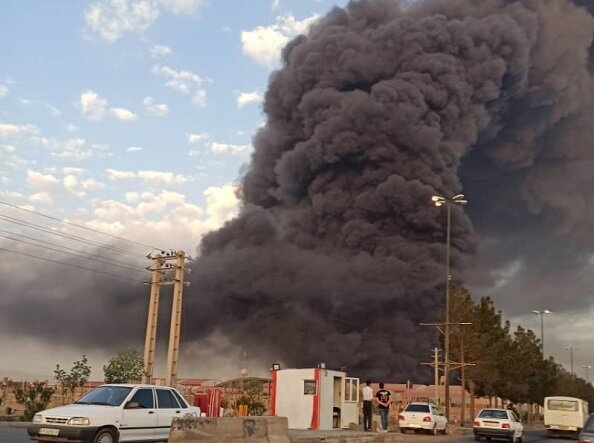 جزییات آتش‌سوزی مهیب در کارخانه الکل قم / وضعیت بحرانی در منطقه اعلام شد