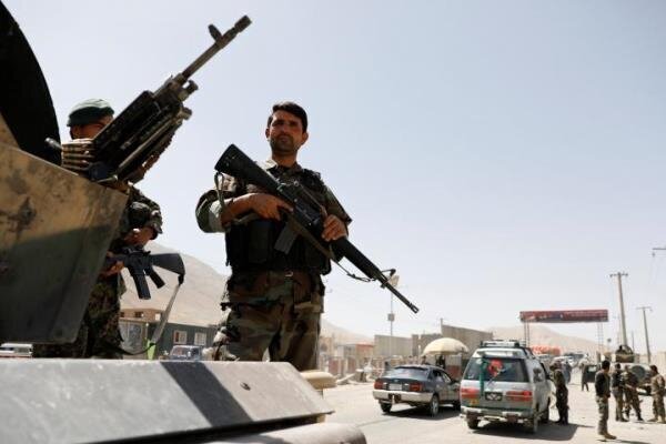 طالبان تمامی مراکز امنیتی در جنوب شهر غزنی را به دست گرفت