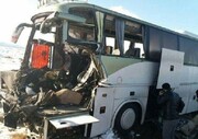 تصادف اتوبوس با تریلر در قم قربانی گرفت