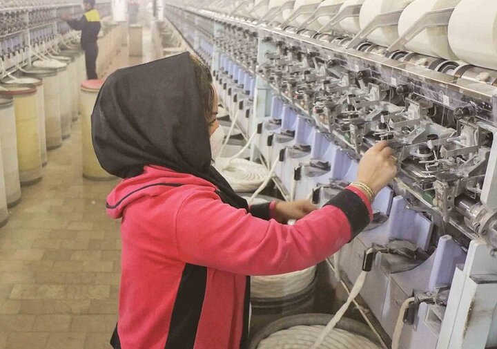 ضربه کرونا به اشتغال زنان در ایران؛ خروج ۱.۶ برابری زنان از بازار کار نسبت به مردان