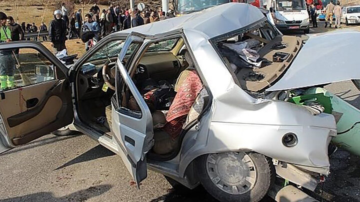  ۷ کشته و زخمی در انحراف پژو پارس در جهرم / عکس