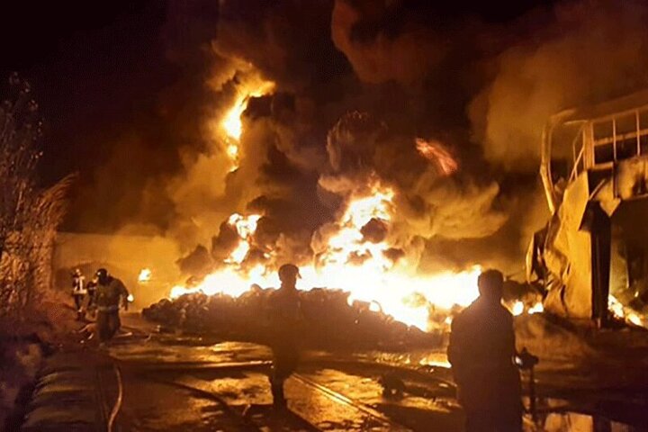 آخرین خبرها از آتش‌سوزی در شهرک صنعتی لیا قزوین / فیلم