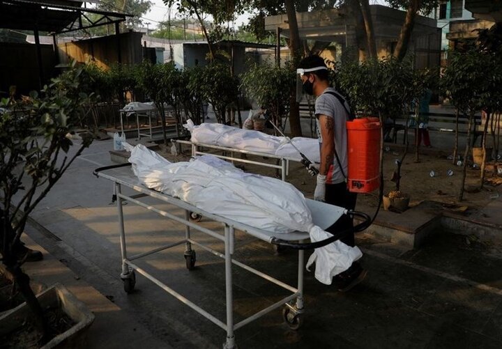 خبری تلخ درباره بیماران کرونایی هند؛ اجساد قربانیان در رودخانه گنگ انداخته می‌شوند