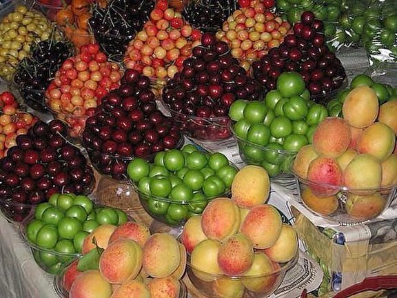 قیمت گوجه سبز، زردآلو و توت فرنگی در بازار